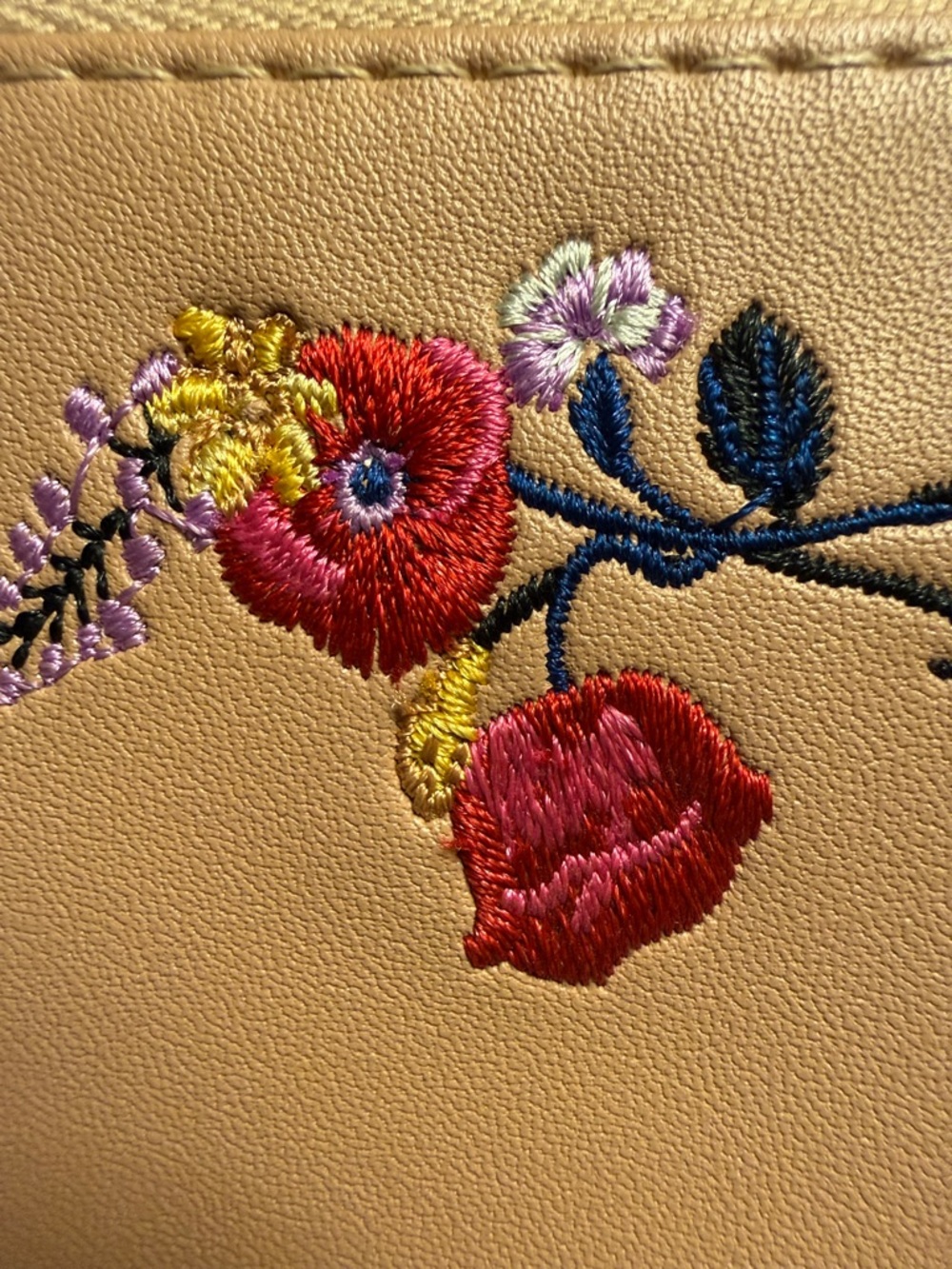 a new day Embroidered Cream Wallet with Gold Zipper - NWOT - Picture 9 of 10